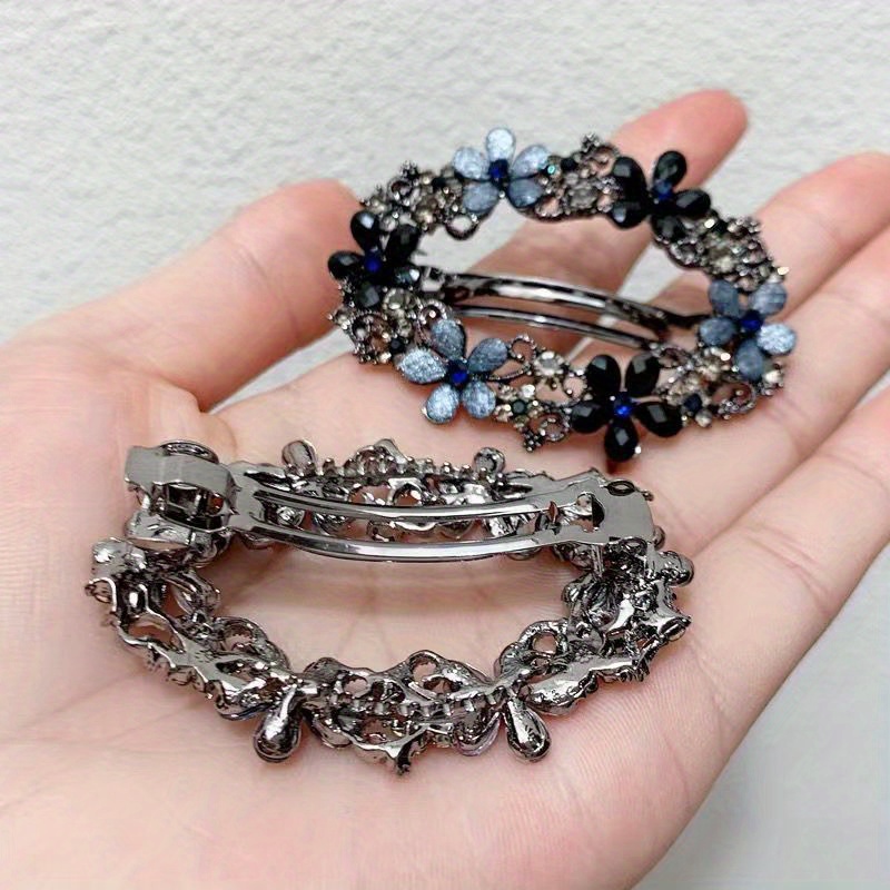 Vintage-Inspired Alloy Flower Hair Clip with Blue & White Gemstones - Chic Round Hollow Design for Stylish Updos