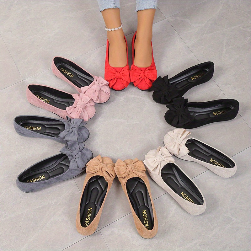 Buy Women Flat Shoes in trendy shades that belong to all parts of