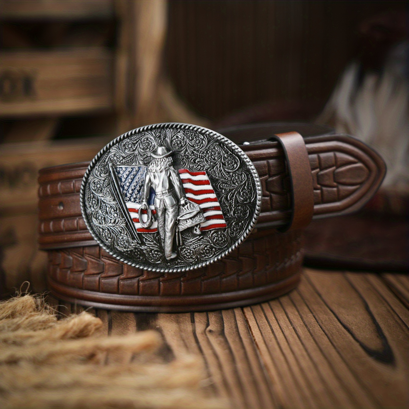 Flag belt outlet buckle