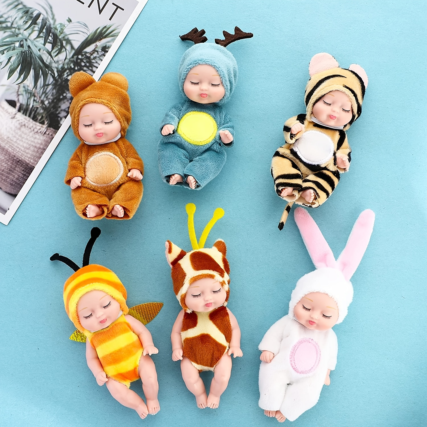 

1pc Mini Reborn Baby Doll, 4.3inch Cute Animal Baby Doll Deer/bee/bear/giraffe/tiger/rabbit Washable Pvc Material Realistic Baby Doll With Clothes And Hat Toy, Halloween Thanksgiving Christmas Gifts