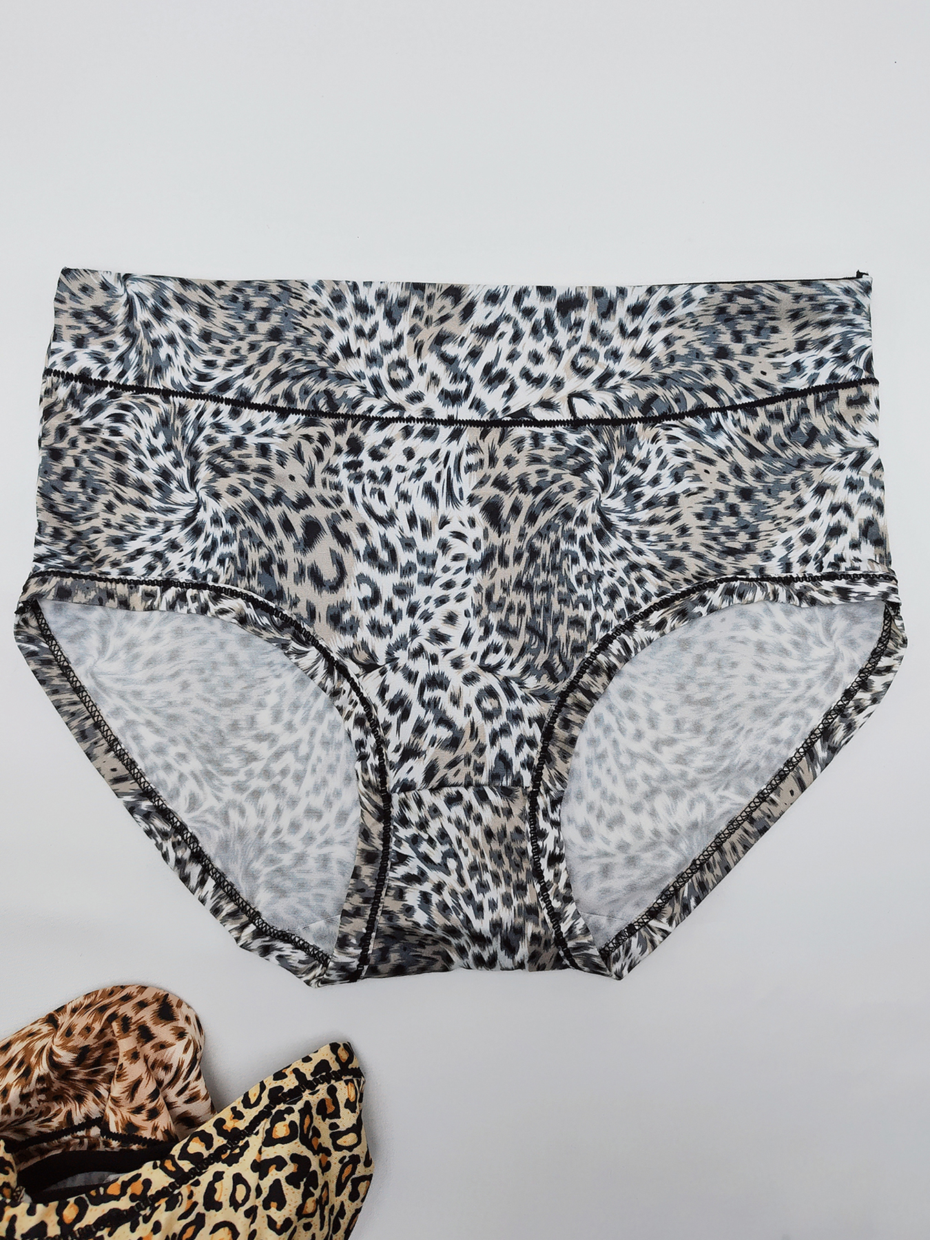 LOGMOR Cool Cheetah Leopard Women's High Waisted Underwear, Ladies Soft  Full Briefs Panties Stretch Breathable at  Women's Clothing store