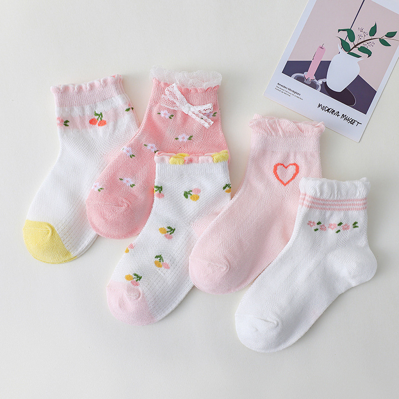 5 pairs of girls socks