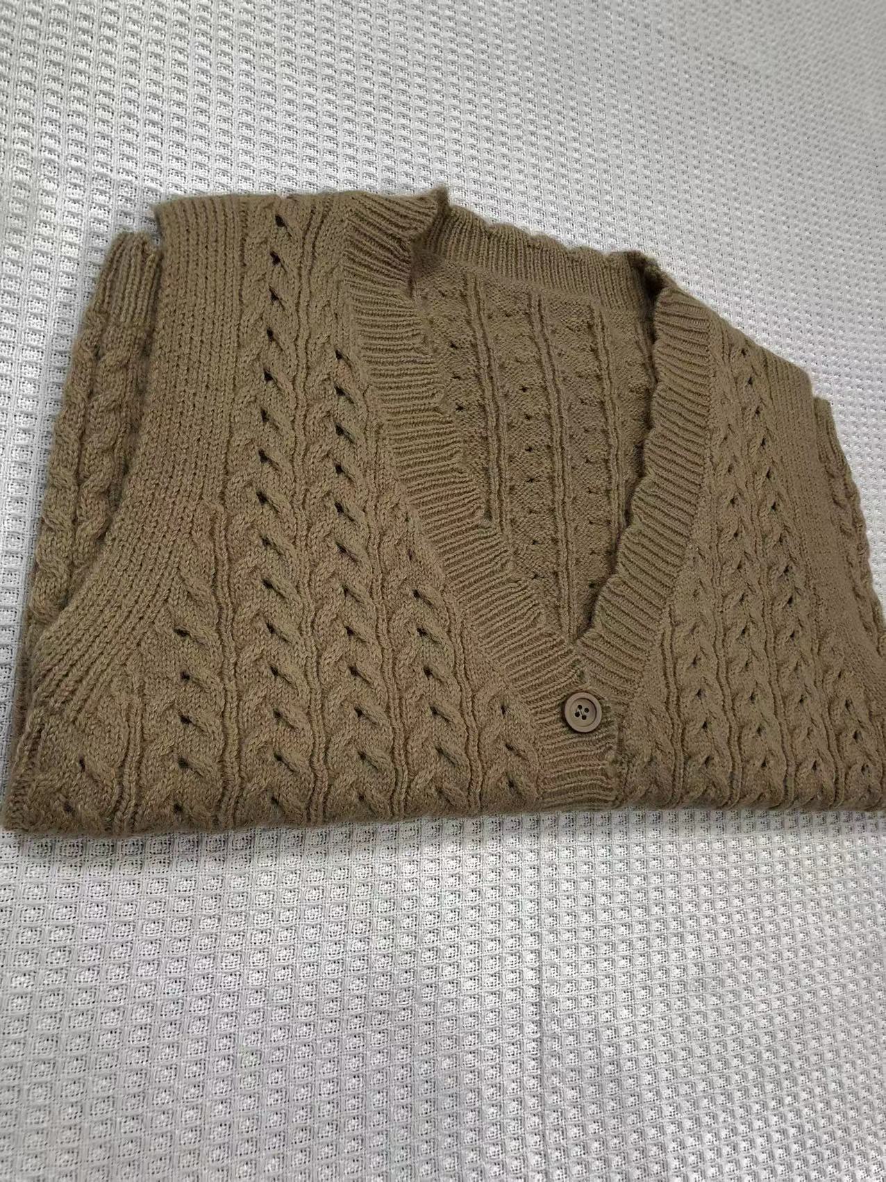 Men's Cashmere V-Neck Sweater Vest - Sleeveless Knitted Pullover For Casual & Layering