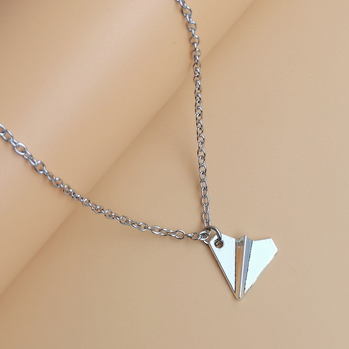◟พอปรนบบ​ ✦ on X: LV Paperplane Necklace ฿ 27,200​ ✈️ LV