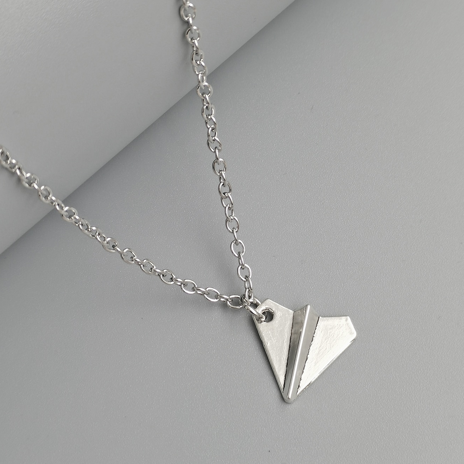 ◟พอปรนบบ​ ✦ on X: LV Paperplane Necklace ฿ 27,200​ ✈️ LV