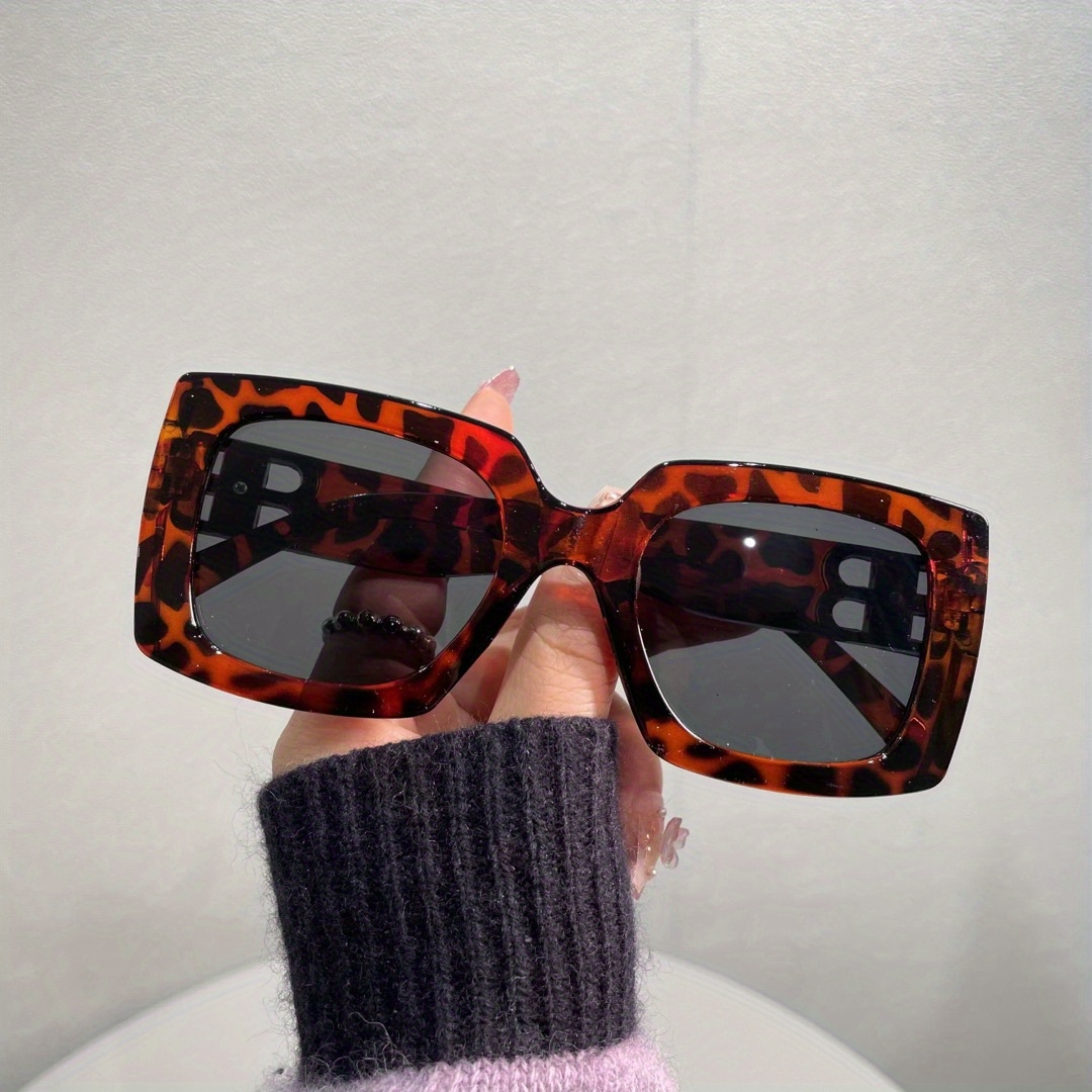 Louis Vuitton Fashion Rectangular Sunglasses - dc eyewear