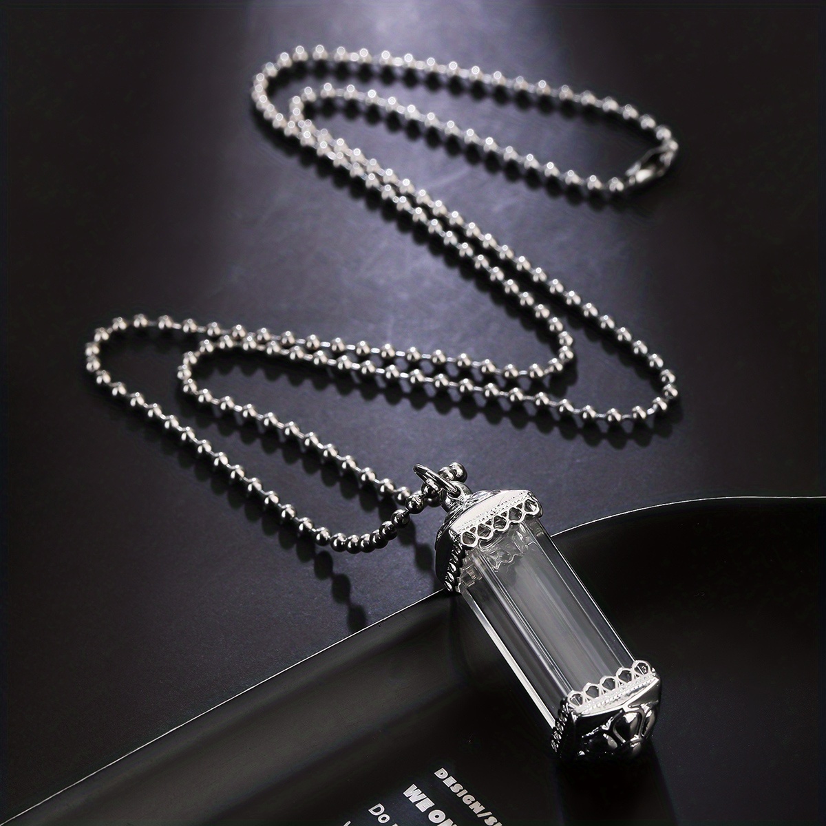 Pendentif Fiole à Parfum Pour Femme - Collier Bouteille En Acier Titane Argenté - Neuf Avec étiquettes
