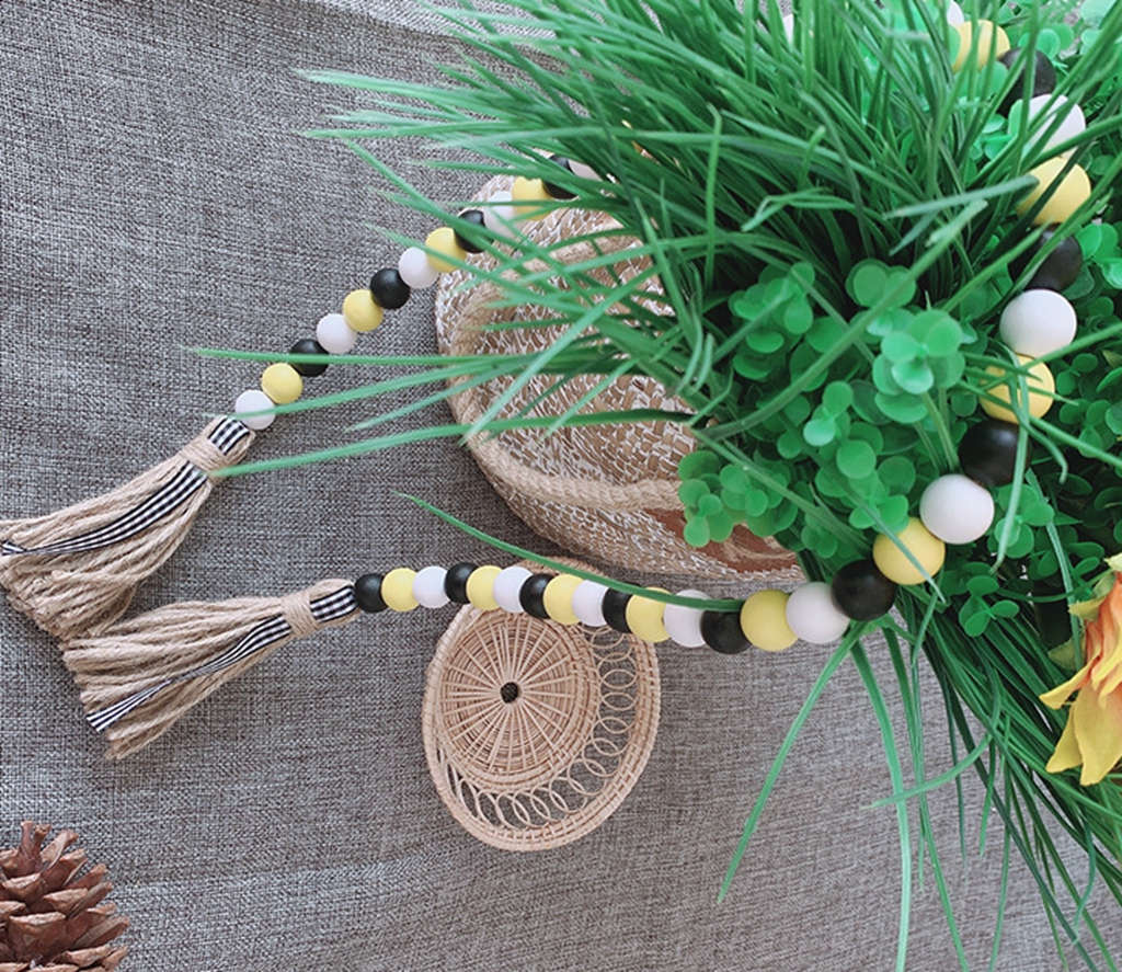 Green decorative wooden bead garland