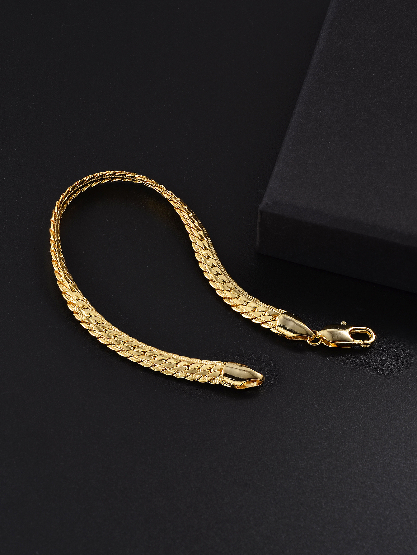 Fashion Light Luxury Embossed Flat Chain Bracelet Bangle Hand Jewelry  Plated Fashion Chain Bracelet For Women Men