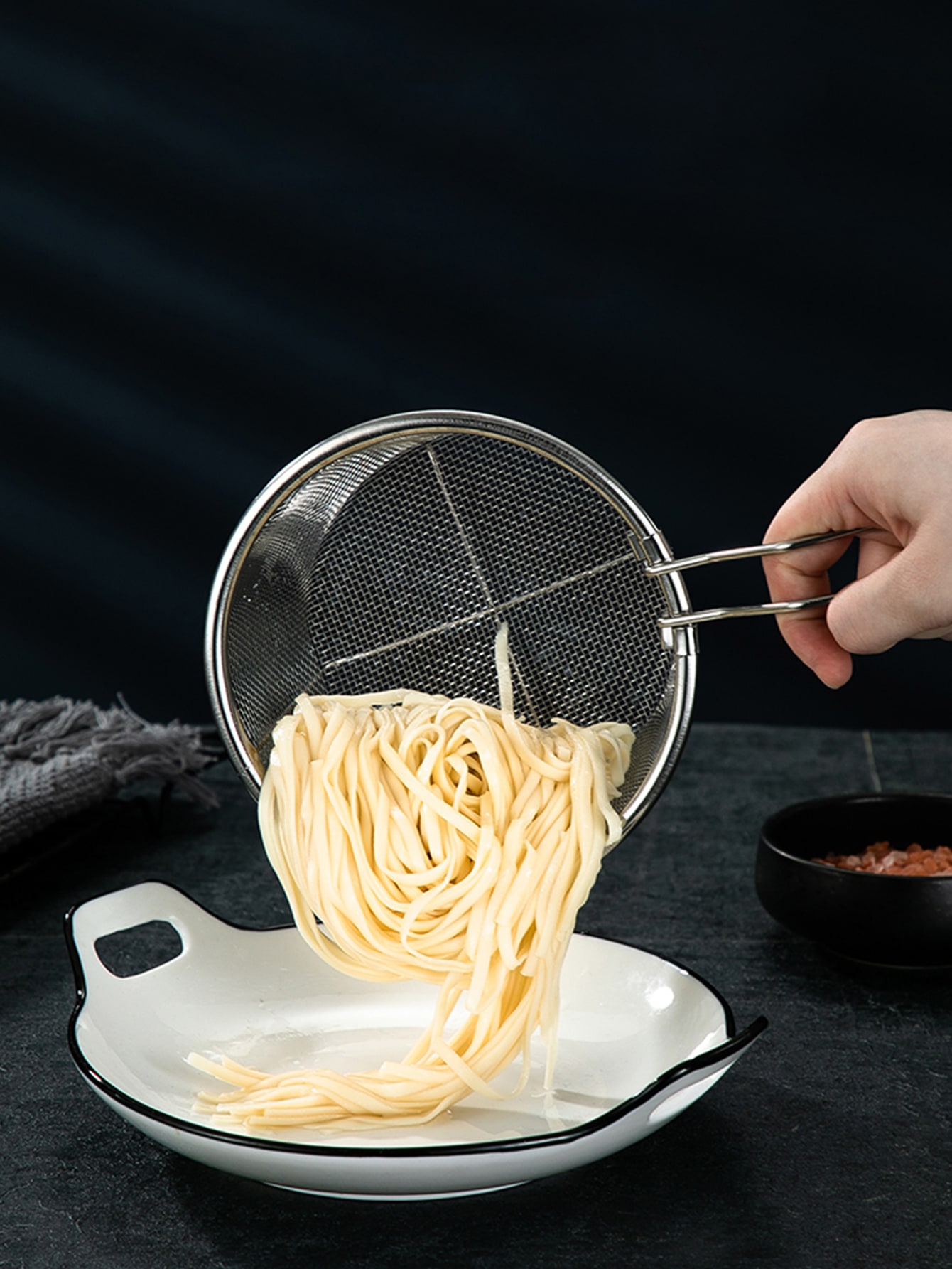 Hot Pot Colador Colador de espagueti Cuchara Colador de alimentos de acero  inoxidable Cesta de pasta multifunción para freír Pasta Camping Fideos  perfecl Cuchara coladora de espagueti