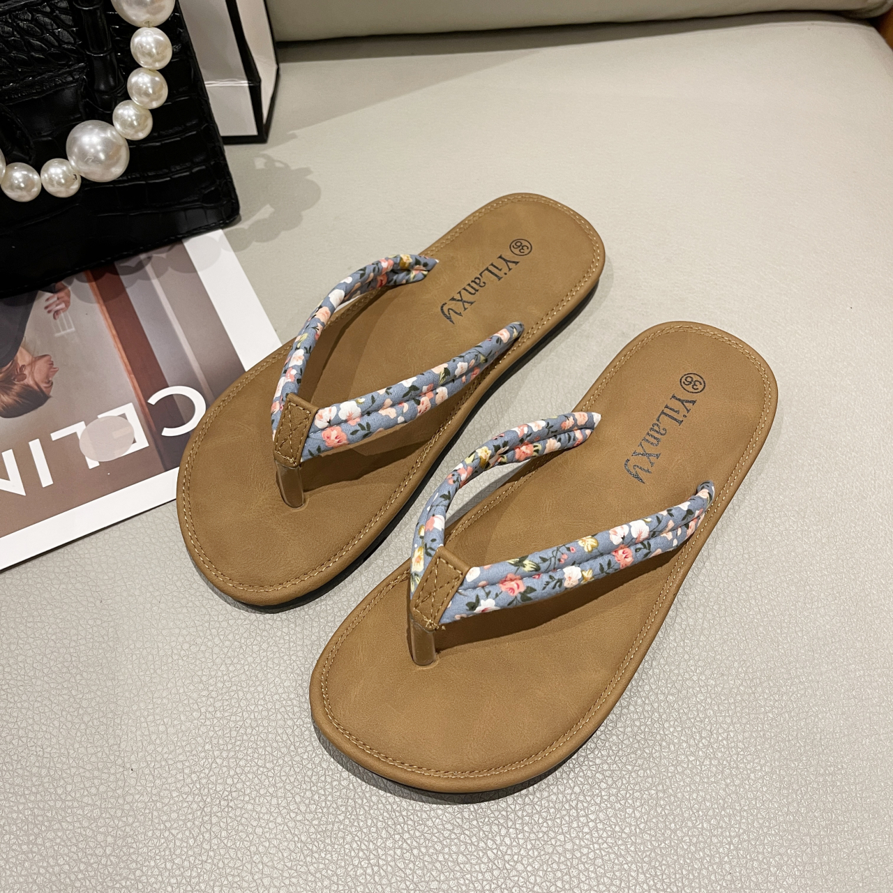 Women's Floral Flat Flip Flops Fashionable Open Toe Non Slip