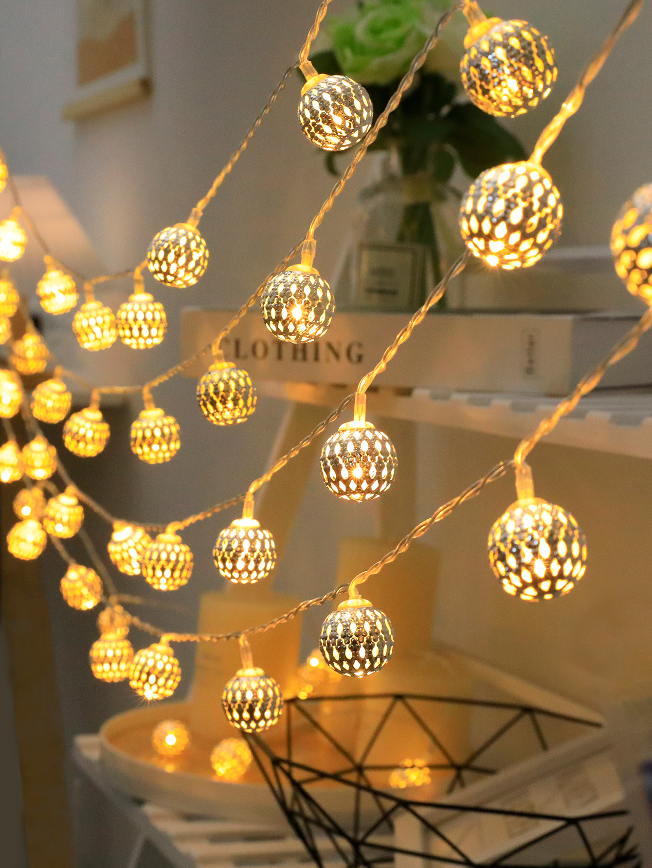 WREESH Lumière LED de noël boule en métal creuse marocaine LED guirlandes  lumineuses alimentées par batterie pour la décoration de fête à la maison  de vacances de mariage 