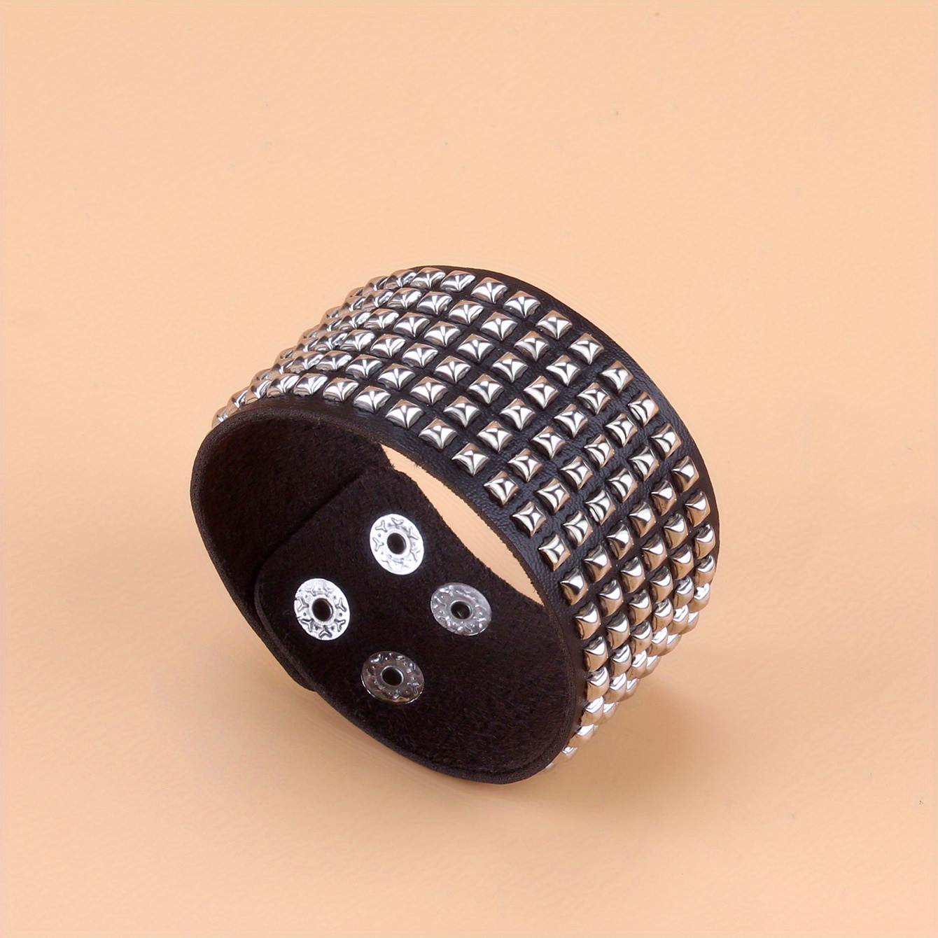 E-shop Einfaches modisches mehrreihiges Quadrat-PU-Lederarmband