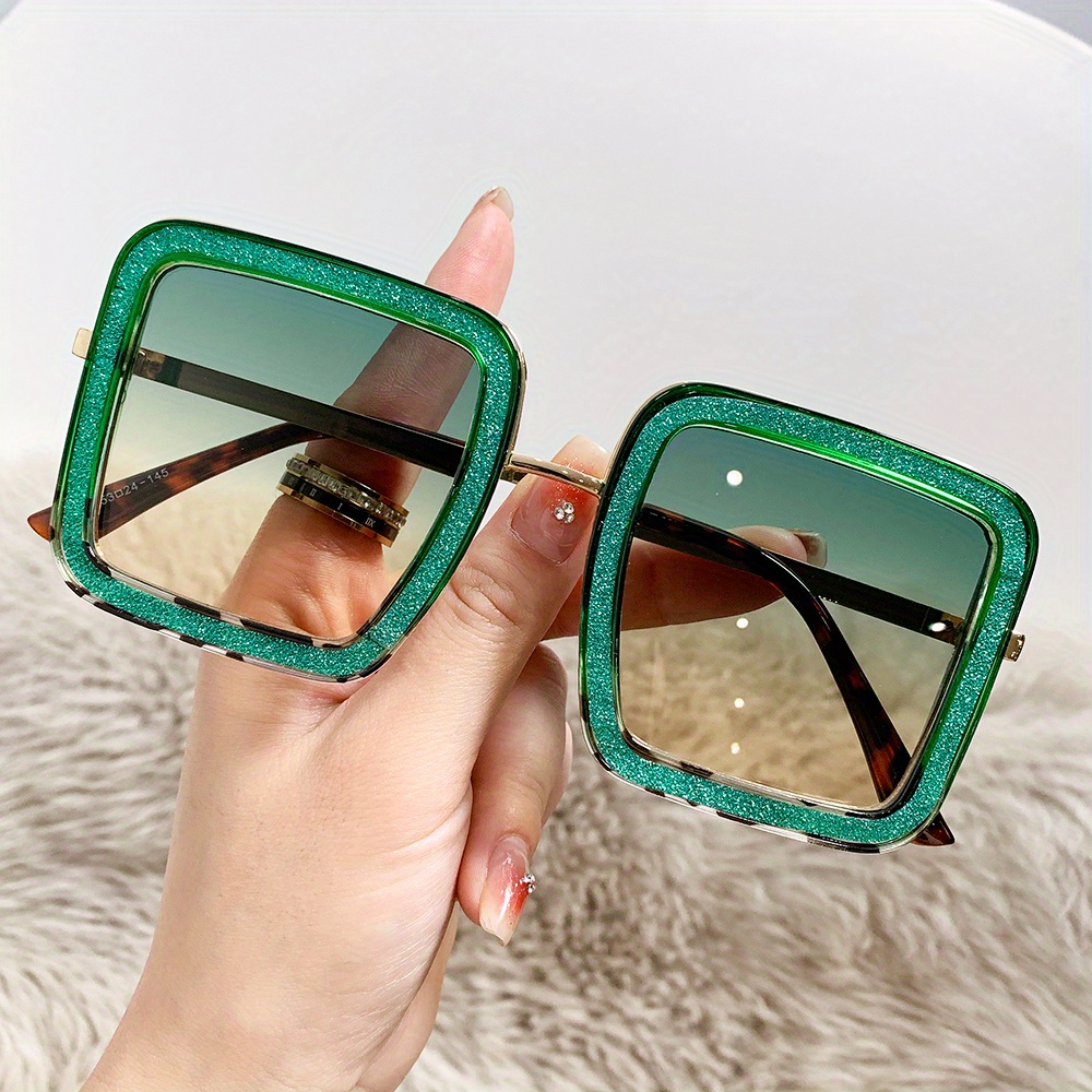 B nach Hause Europäische und amerikanische Fan-Persönlichkeit grüne Platte  quadratische Brille ins Gesicht kleine Sonnenbrille Bv1159S