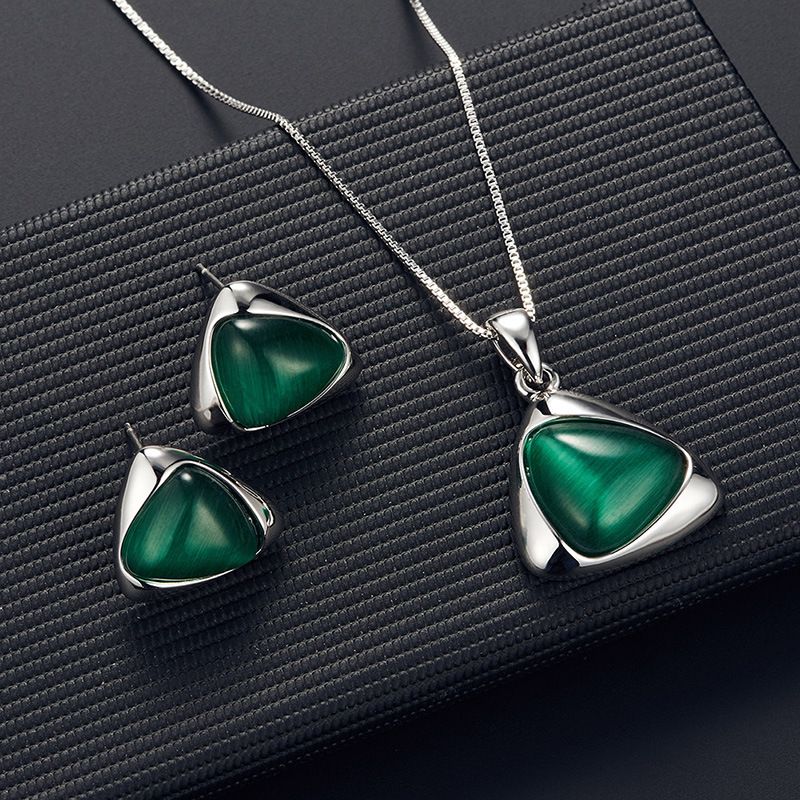 E-shop Damen-Set mit minimalistischer geometrischer Dreiecks-Halskette Ohrsteckern mit Katzenaugen-Imitat-Edelstein, modisches Ohrring-Set mit Anhänger