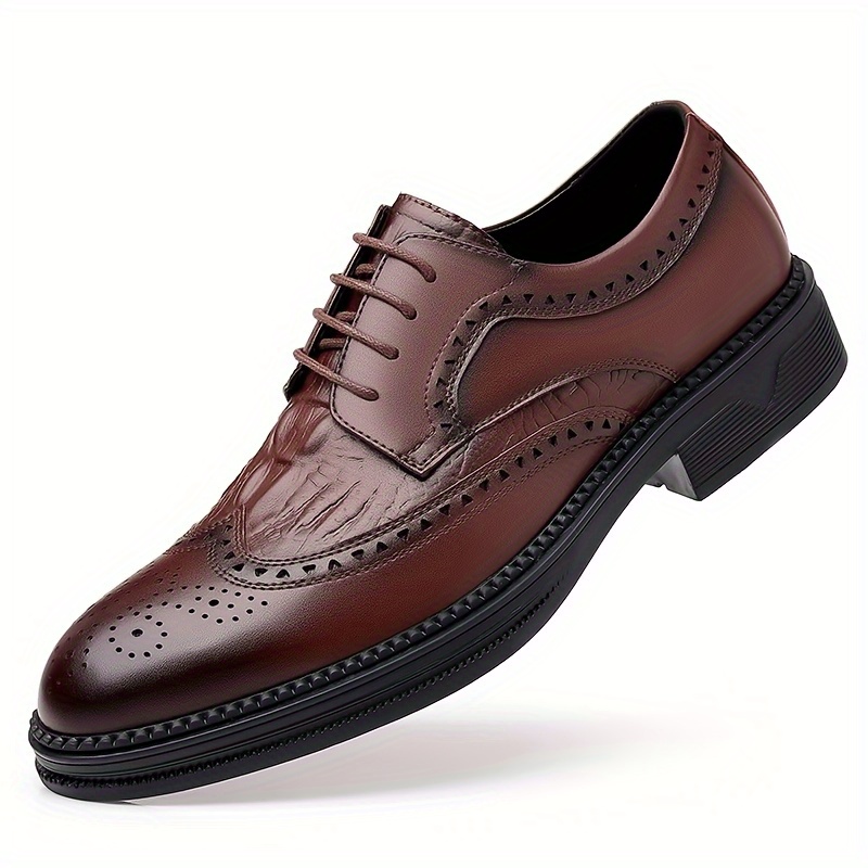 Men Brogue Carved Derby Shoes British Style Pointed Toe Low Top Wingtip Oxfords Formal Shoes