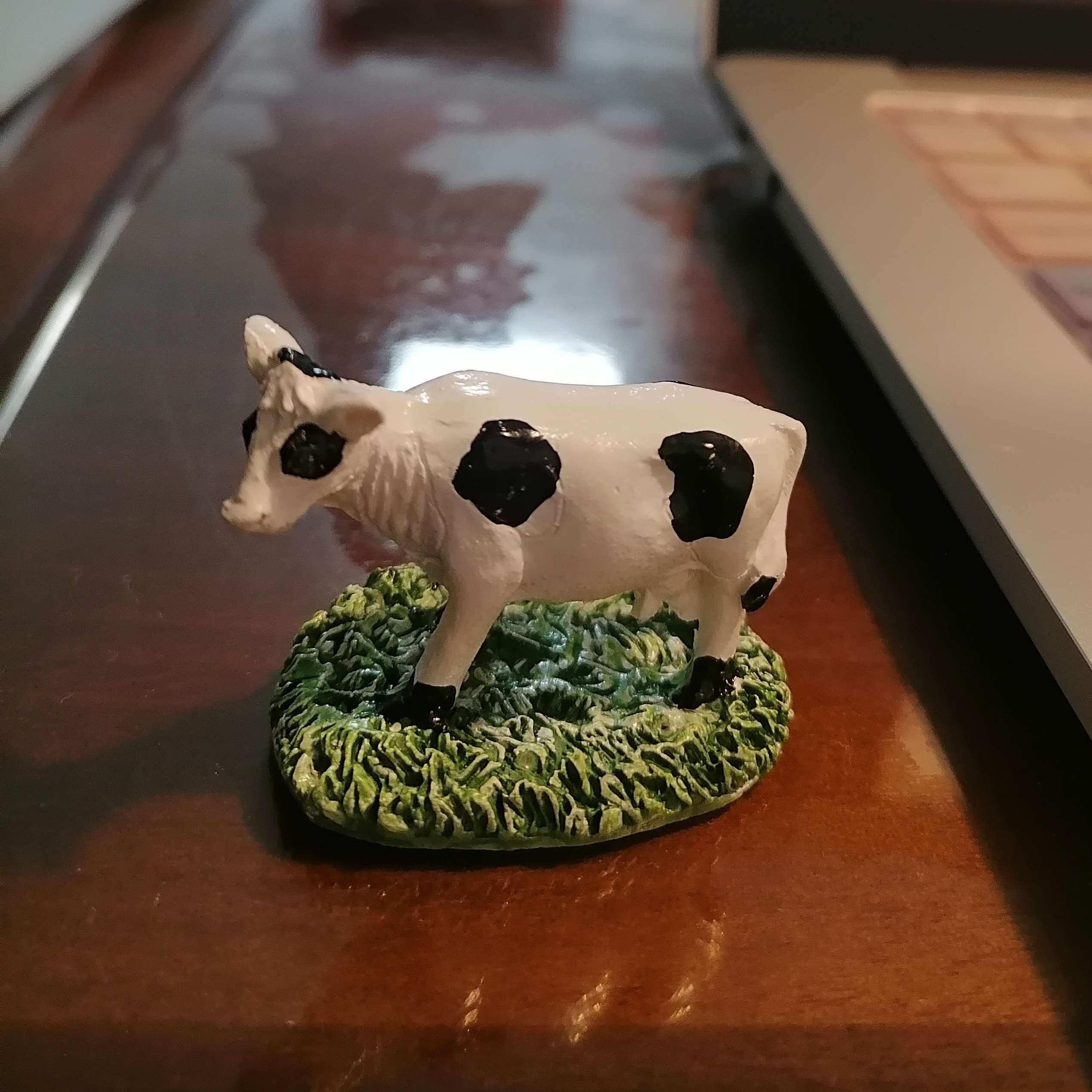 Mignon Figurine de vache des Highlands, fait à la main Ornement de vache  Bureau à domicile Décor de table, haute terre Cow Mini Statue Gâteau Topper  Pendaison de crémaillère Décor Cadeaux