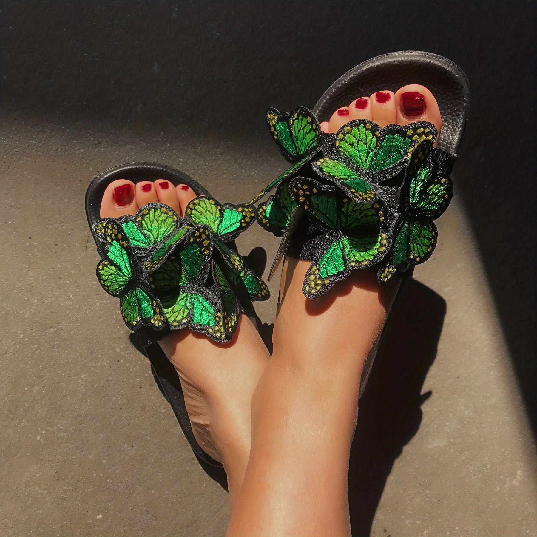 Gucci hot sale butterfly sandals