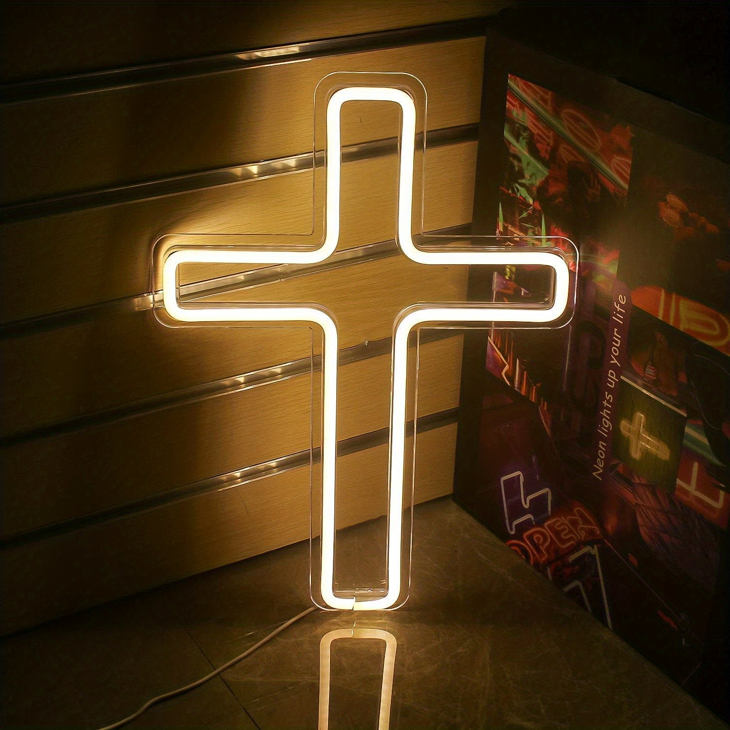 CTTNLS Enseigne Néon Croix de Jésus Lumière LED Blanc Chaud Lampes Murales Néon Art Décoration Murale USB Néon pour…: retailer-supplied image