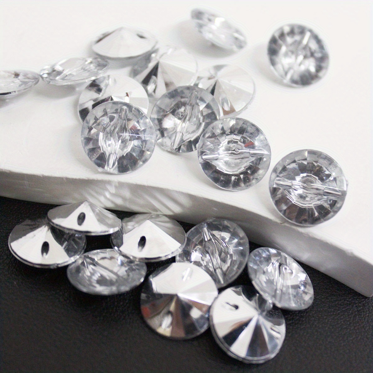 Crystal buttons, Accessories