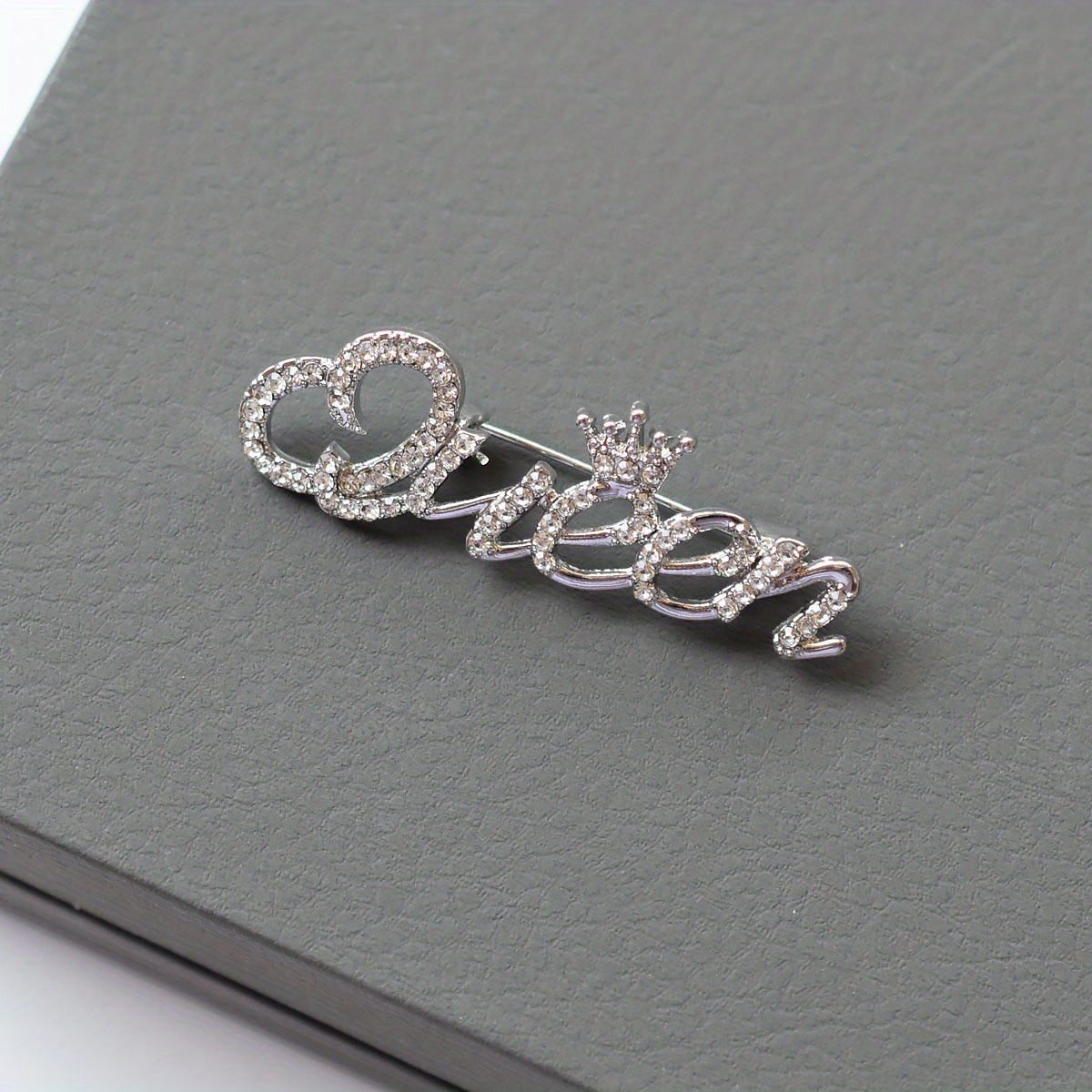 Exquisite Crown Brooches Pins Beautiful High Quality Crystal Brooch Pins  For Women Fashion Jewelry Christmas Brooches From Goodlinessjew, $1.11