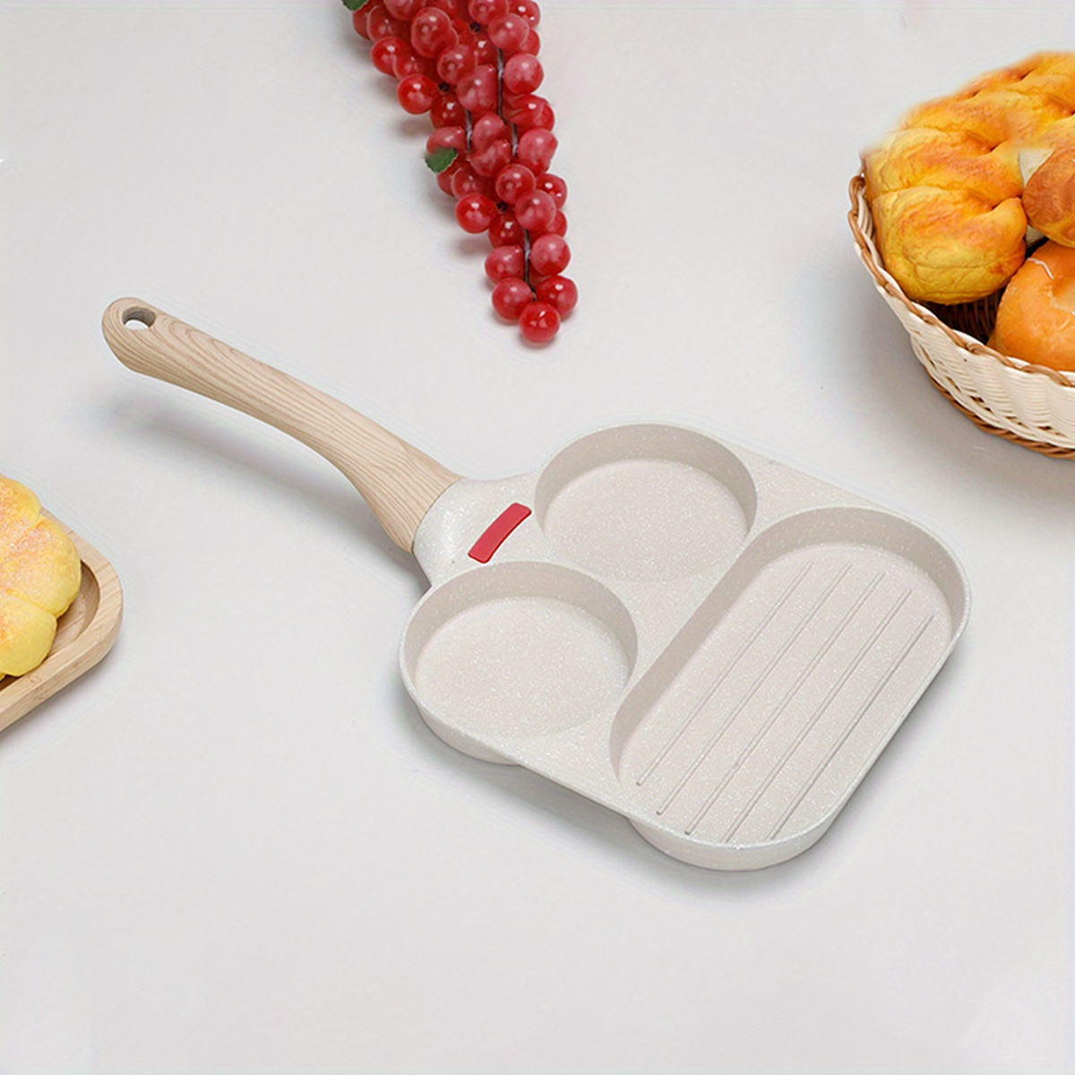 non sticky 3 Section Pancake Pan Fried pan Kitchen Cookware