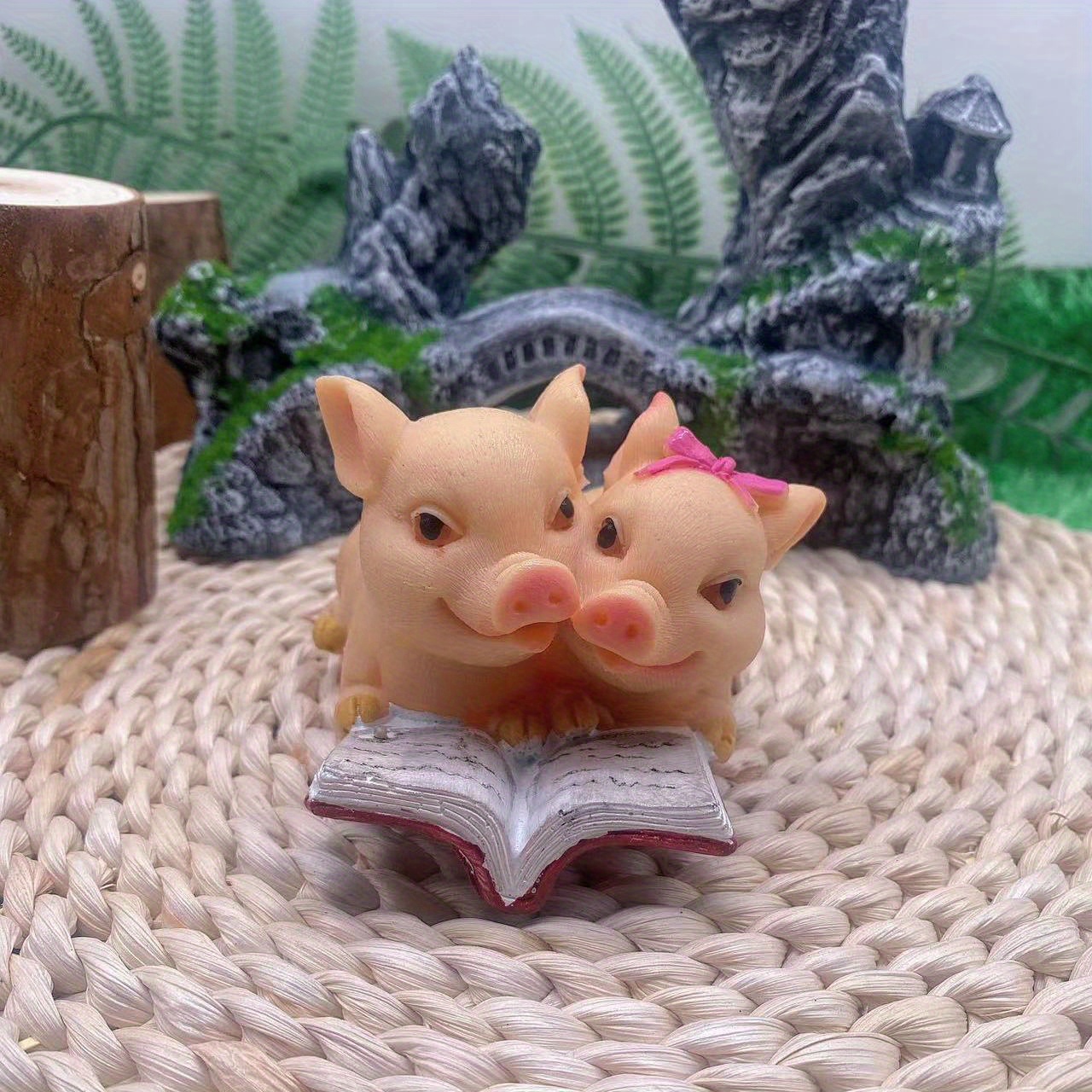 Couple Pig Figurines Simulation Pig Resin Ornament Creative Cute