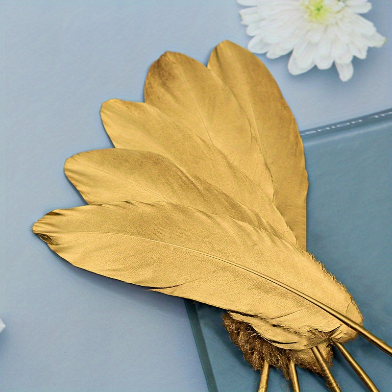 10 piezas/lote de plumas doradas de color ciruela para decoración de fiesta  de boda, bricolaje blanco natural, plumas de ganso negras, accesorios de