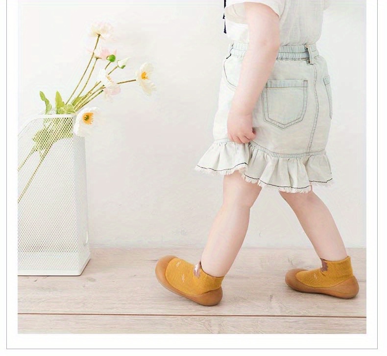 (Surface Pattern Random) Kids Toddler Shoes Cartoon Anti-collision Socks Shoes Soft Sole Newborn Home Shoes