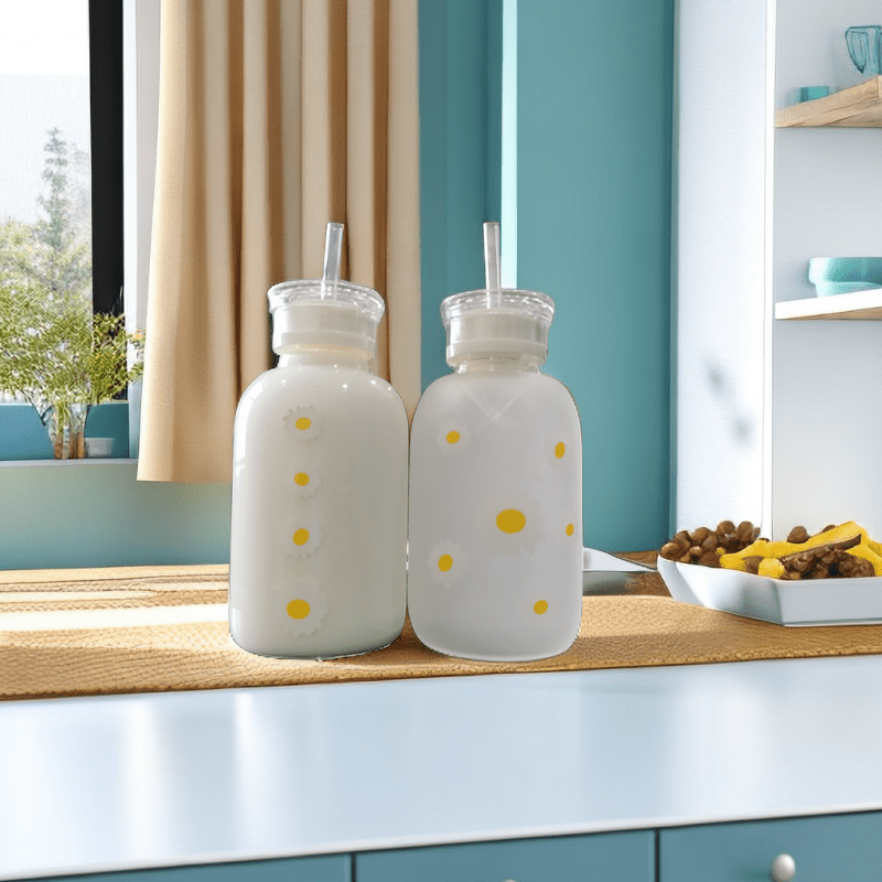 Milk Juice Cute Water Bottle with Scale 2 Lids 480ml Little daisy