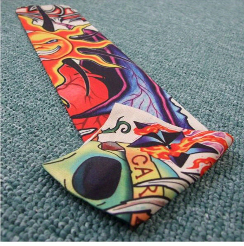 Unisex Sun Protection Tattoo Sleeves in Random Combinations, Featuring Old School Floral Designs, Tattoo Ice Sleeves for Outdoor Cycling, Sun Protection Sleeves for Driving, with Unique Patterns in Each Set.