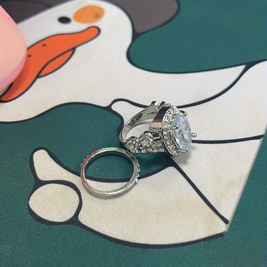 Juego de anillos de boda de compromiso elegante con diamantes de