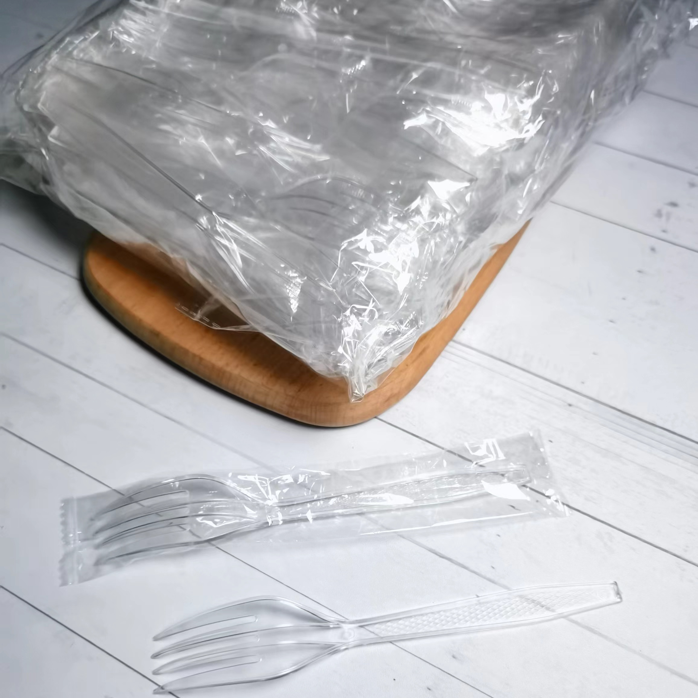 100pcs Clear Plastic Forks Heavy Duty Plastic Utensils Disposable