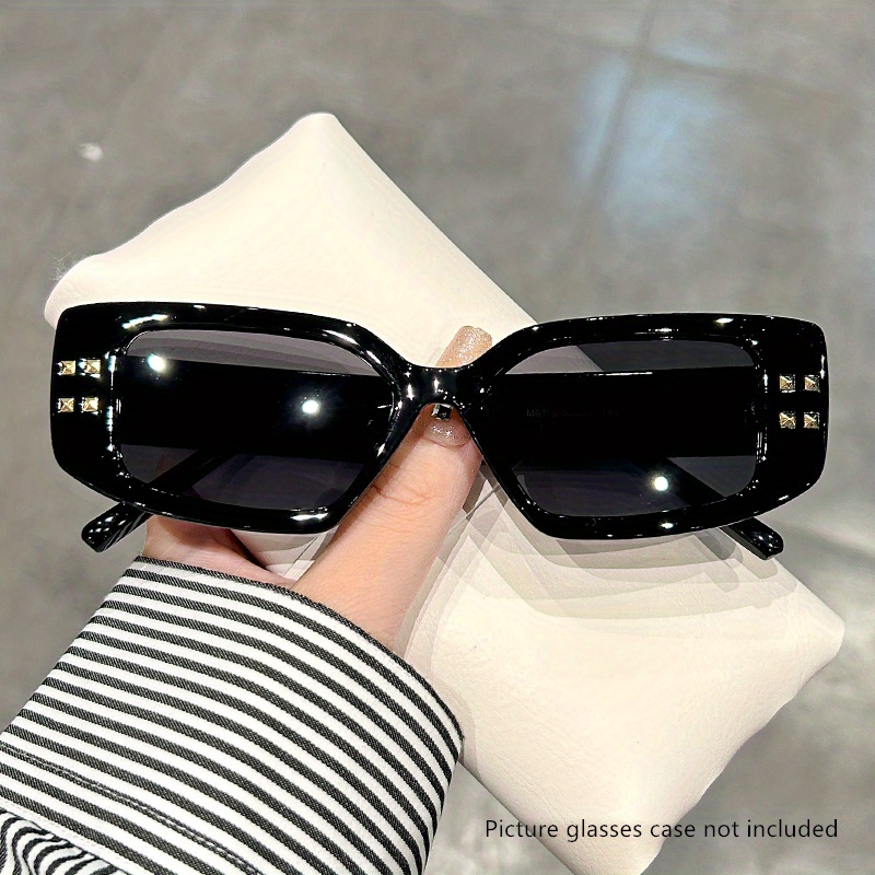 Fendi Peekaboo Sunglasses in Black