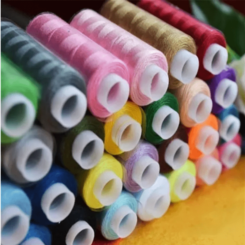 Ensemble de fil à coudre 100 couleurs 250yd chaque bobine Kit de fil de  polyester pour couture à la main ou à la machine