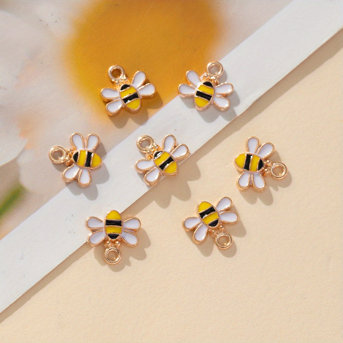 20 Golden Drops Of Oil Small Bee Animal Pendant Diy Earrings Hair Accessories