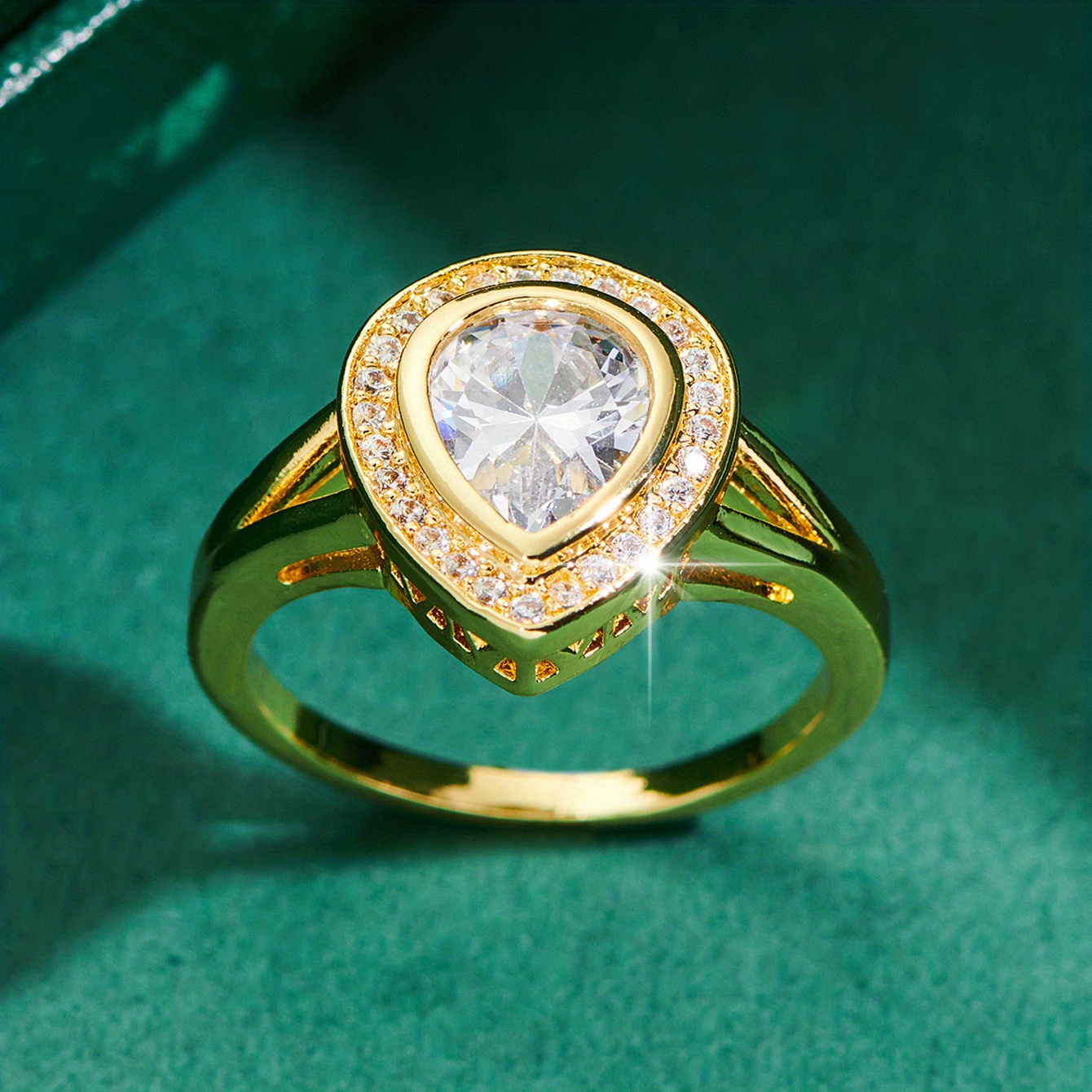 Anello Federico II corona in Argento 925 dorato e zirconi. – Marchegiani Anello Federico II corona in Argento 925 dorato e zirconi. – Marchegiani