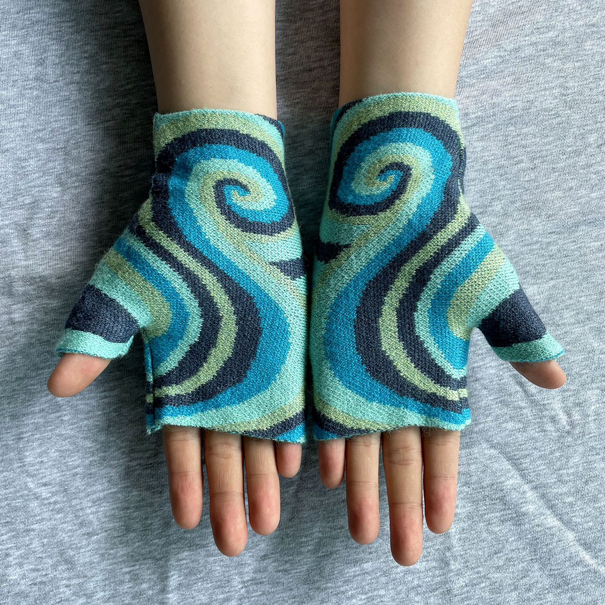 Spiral Pattern Jacquard Gloves Unisex Short Half Finger Warm Gloves Casual Geometric Elastic Gloves