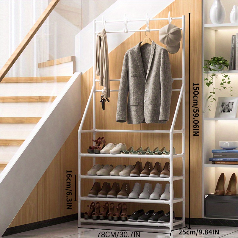 Combined coat store and shoe rack