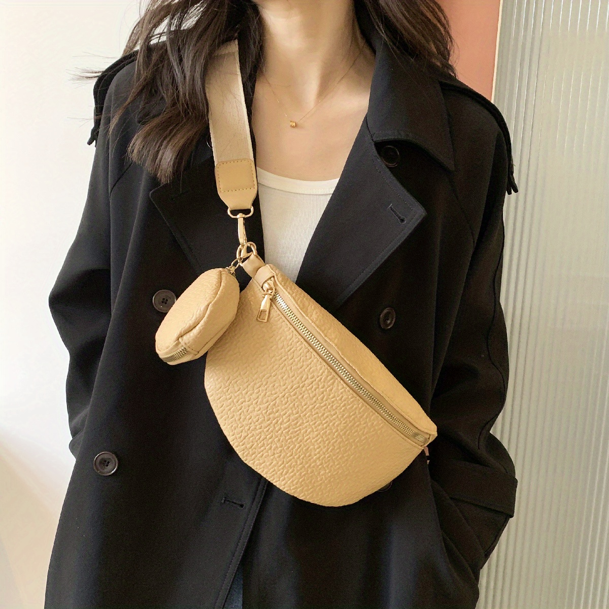 Stylish sling bag for women