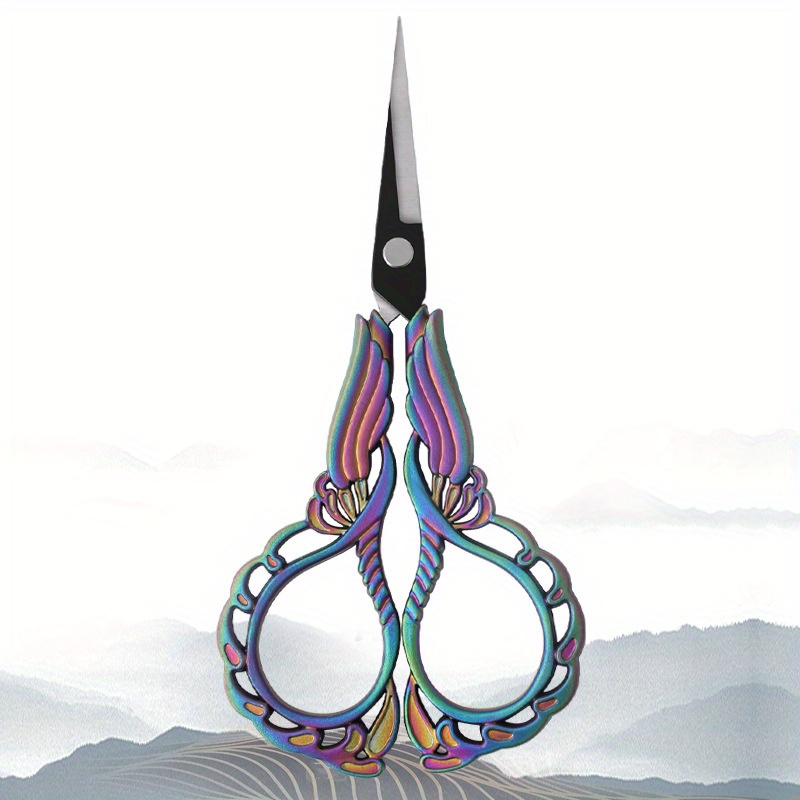 Premium Photo  Scissors, threads and sheets of green felt accessories for  sewing and needlework on the table