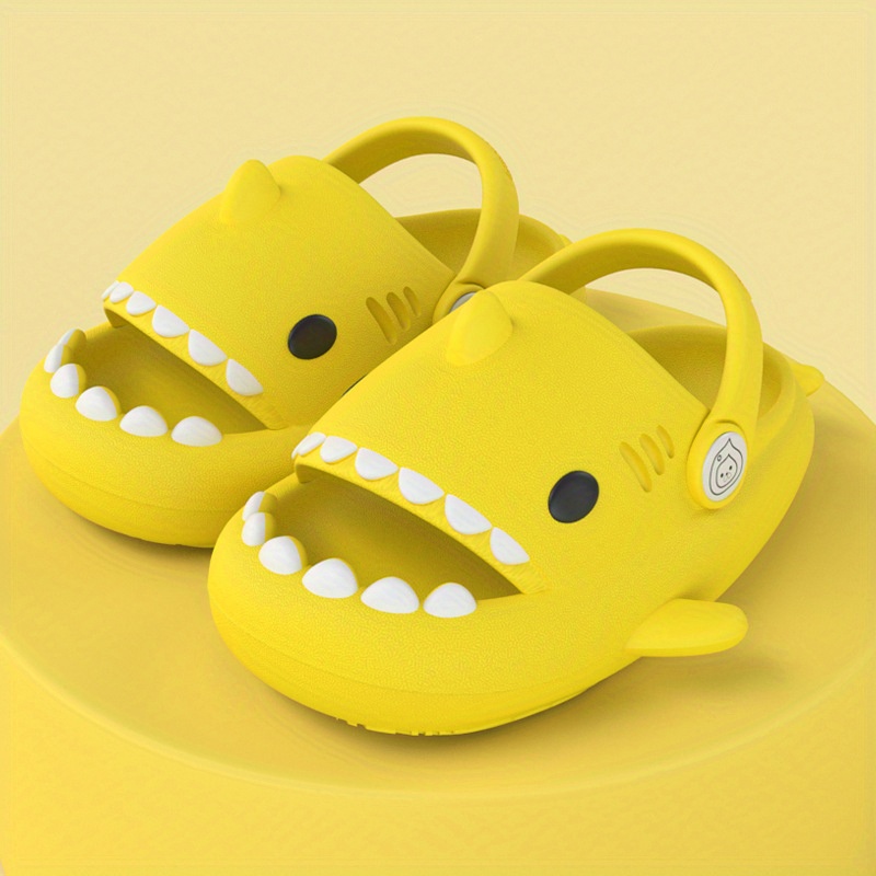 Sandal hot sale baby shark