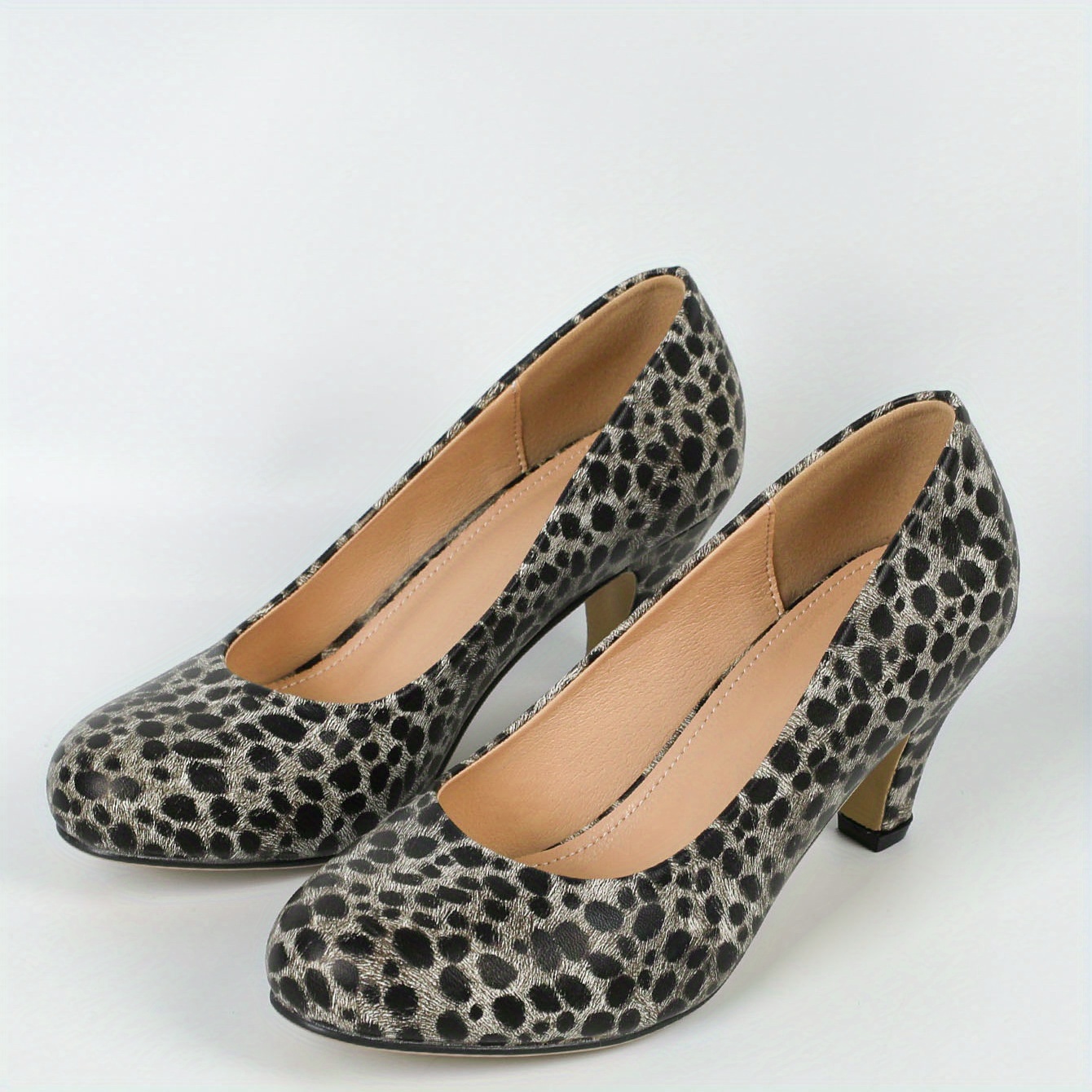 Leopard round clearance toe pumps