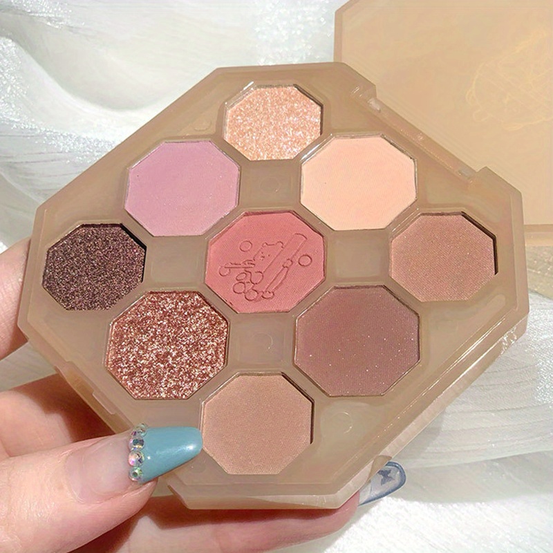 9-Color Eyeshadow Palette for Brightening Eyes