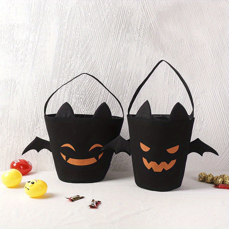 Plastic Canvas-Mini Halloween Baskets