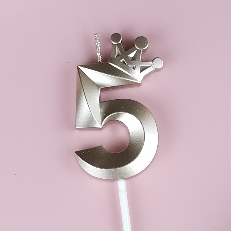  Vela de cumpleaños número 1 diseñada con corona 3D para  decoración de pastel para un año de edad, velas de feliz cumpleaños,  aniversarios (corona-1, dorado) : Hogar y Cocina
