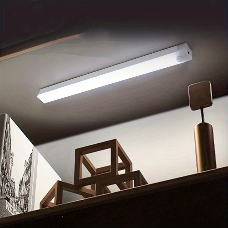 Eclairage LED Cuisine Sous Meuble Rechargeable USB, 1800mAh Lampe de  Placard avec Detecteur et Telecommande Bande Lumineuse Capteur de Mouvement  Lumiere Dressing Sans Fil Barre LED Armoire Magnétique : :  Luminaires et