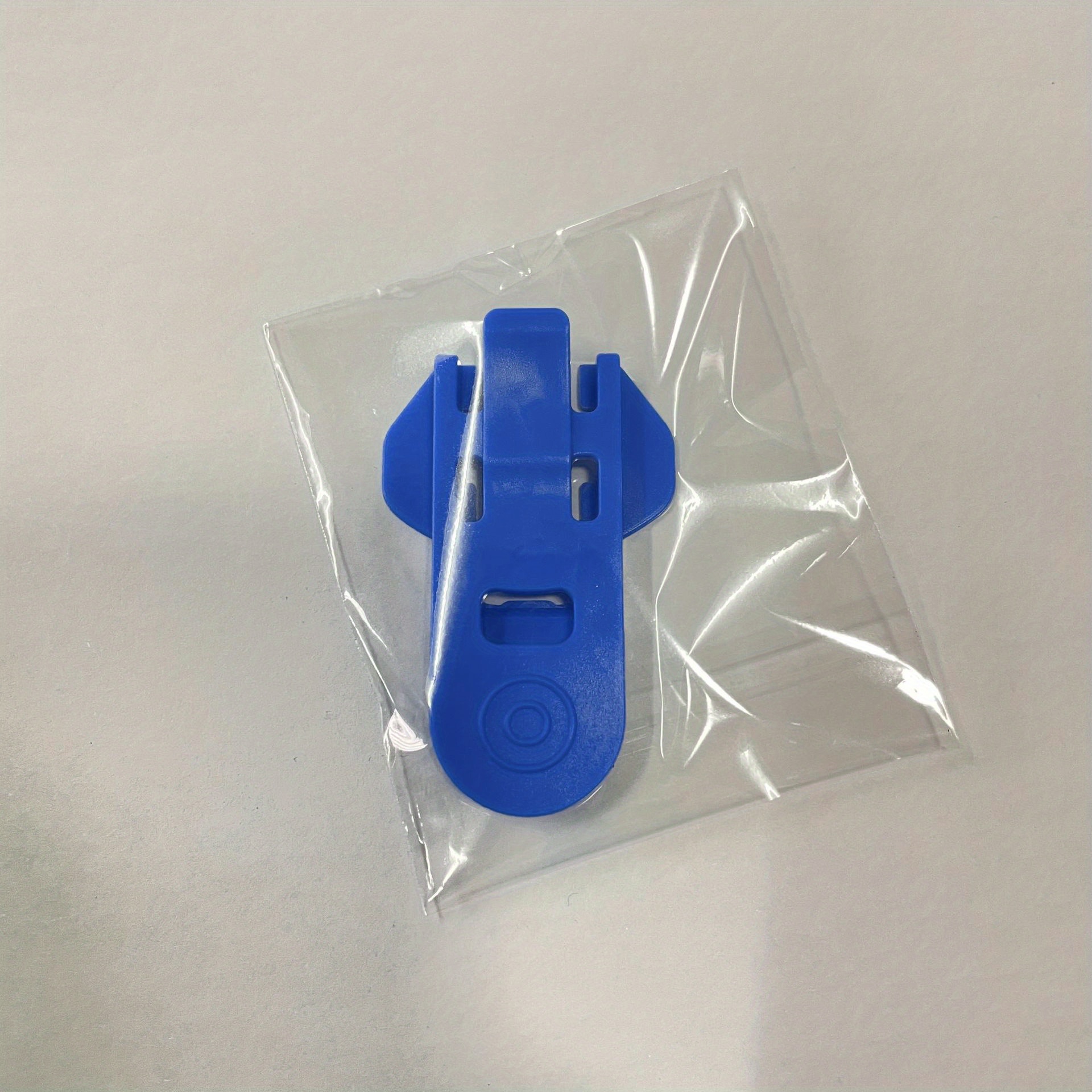 1pc Plastic Can Opener, Solid Color Blue Drink Shields And Soda