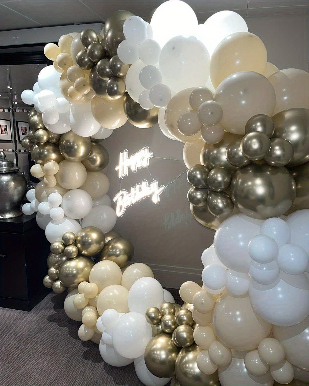 Kit de arco de guirnalda de globos dorados de arena blanca, 159 piezas de  globos dorados cromados metálicos desnudos blancos para bodas bohemias, bebé
