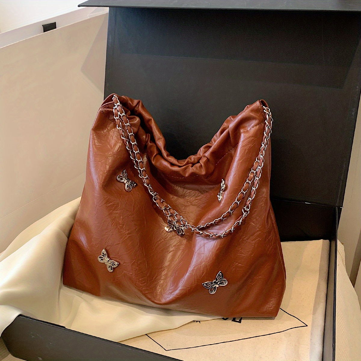 Butterfly Decor Bucket Bag, Trendy Chain Trash Bag For Women, Drawstring Pu  Leather Shoulder Bag - Temu